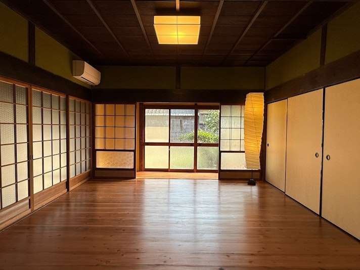 Living Room (Bedroom ２)