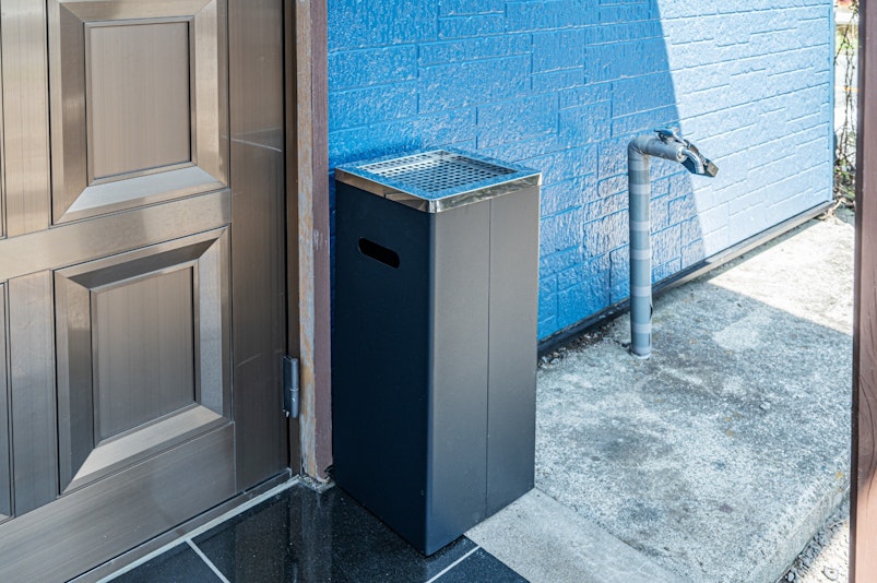 宿泊者専用のごみステーションを設置。分別しやすく、清潔に保たれているため安心して利用できます。