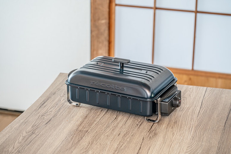 室内でも調理を楽しめるホットプレートを用意。