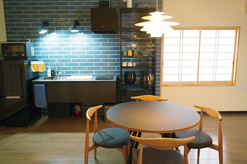 キッチン・冷蔵庫・皿等調理道具完備