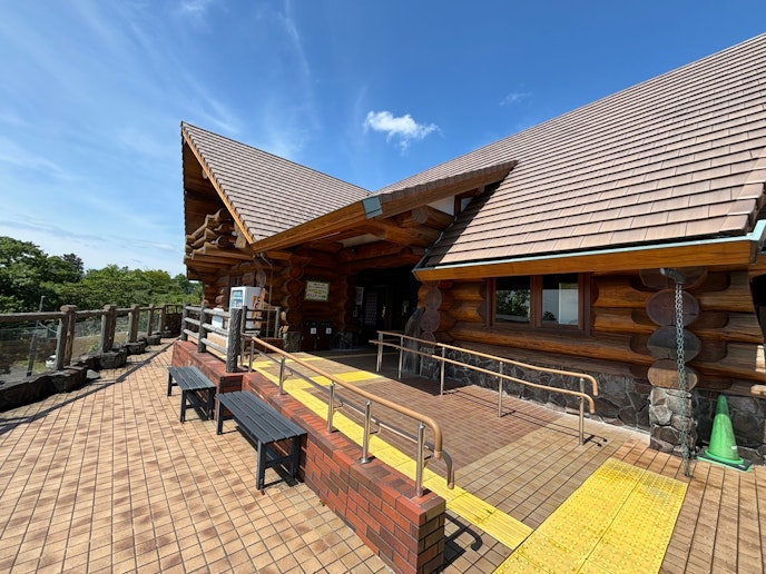 雰囲気のある城ヶ崎海岸駅