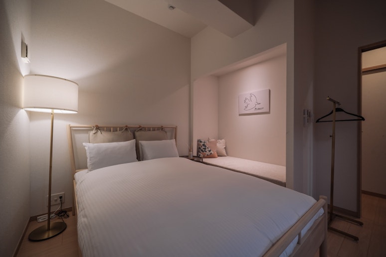 BED ROOM 2 (Double Bed&times;1/Alcove bed&times;1)　