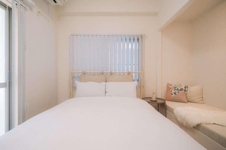 BED ROOM 1 (Double Bed&times;1/Alcove bed&times;1)　