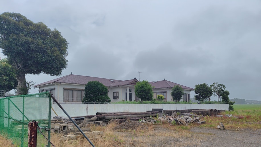 道路側から見た外観