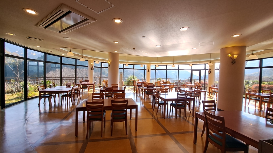 レストラン風花(ぶーけ)　180°パノラマの開放的な眺めが自慢のレストラン