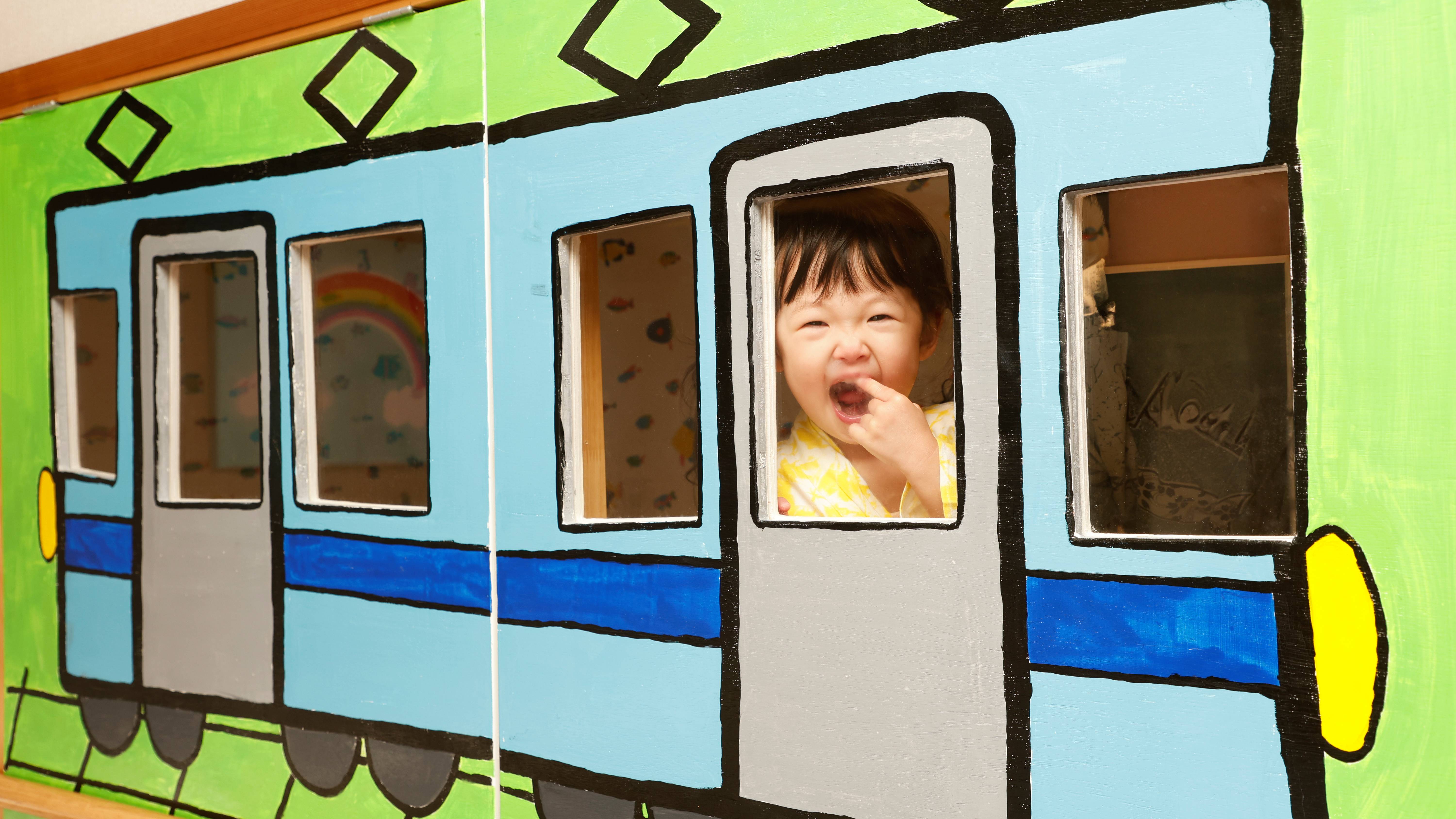 ウェルカムベビー認定洋室「NIJI」滞在シーン