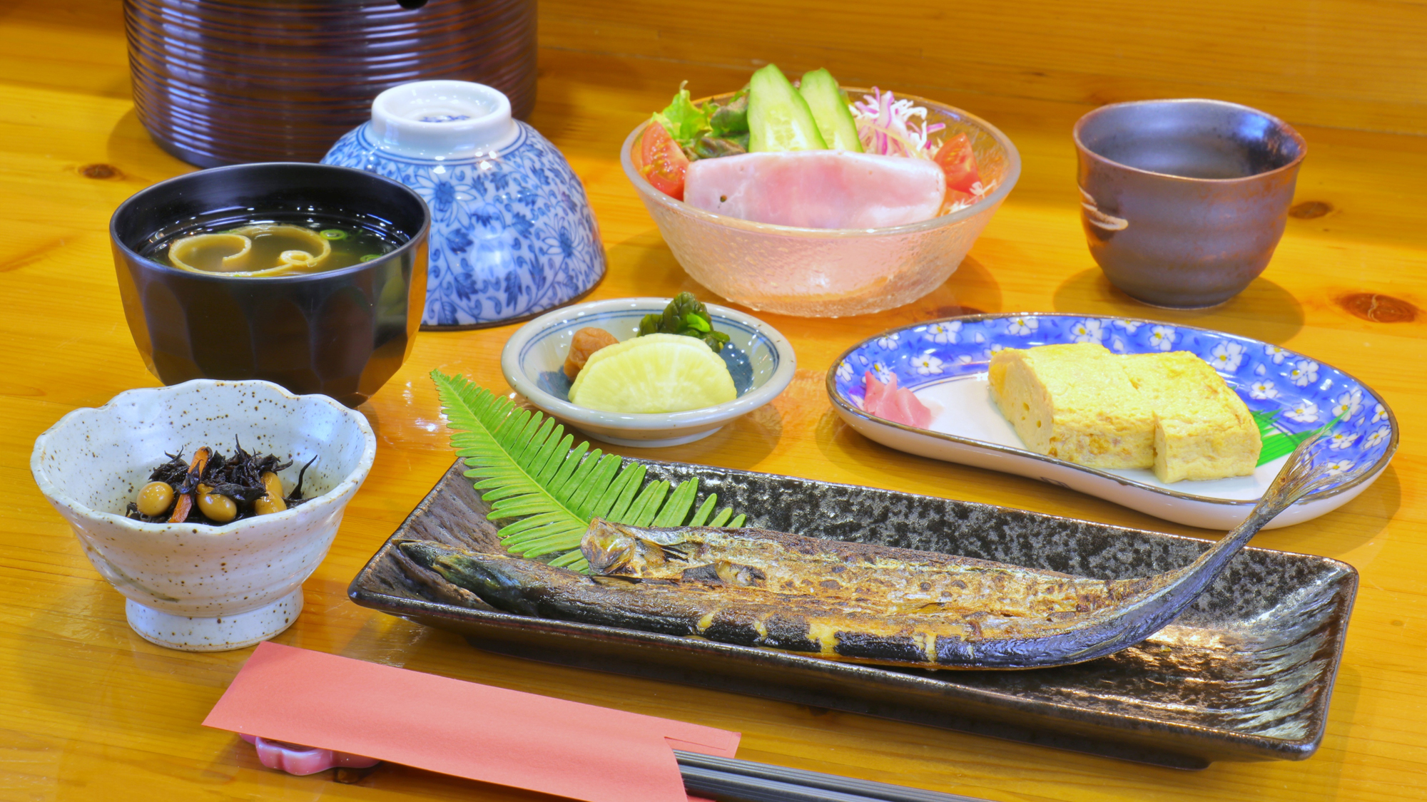 【朝食】早朝出発の際は、事前にお申し付けいただければ朝食代わりのお弁当での対応も可能です。