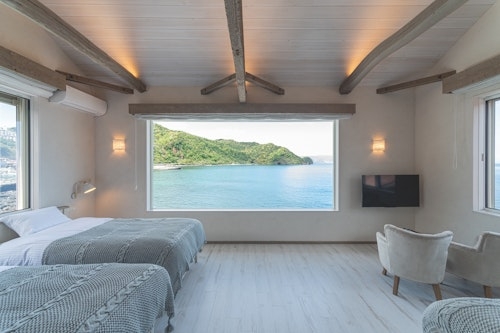 ＣＯＶＥ　ＫＡＷＡＮＡ　＾