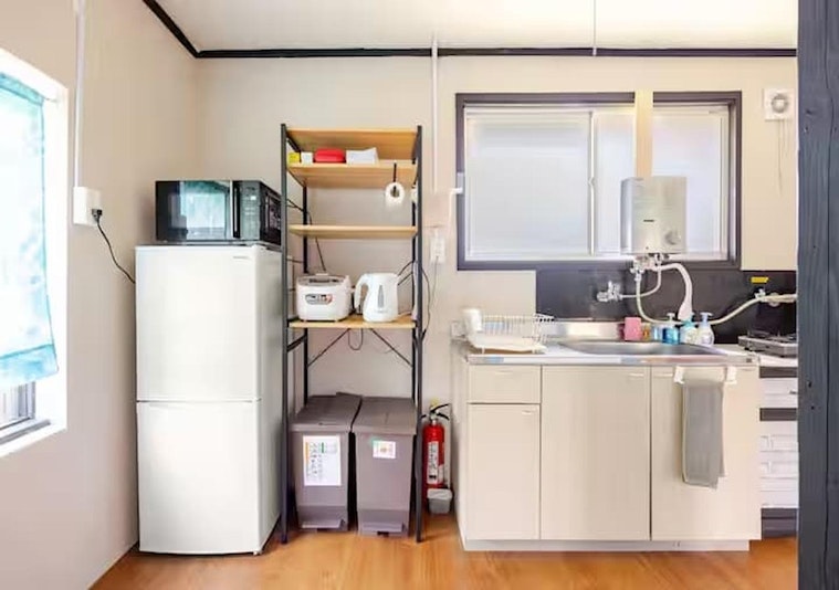 食器・調理器具も完備、すぐに料理が可能