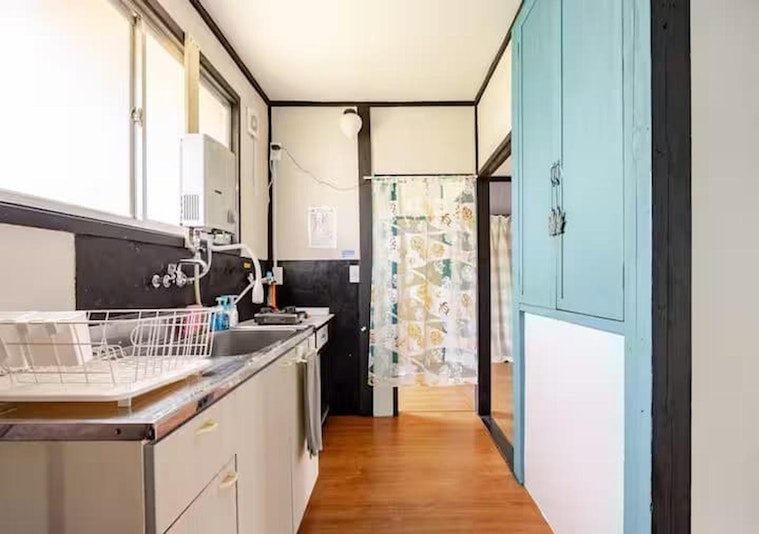 玄関入ってすぐに荷物が下せます。導線に工夫のある平屋ならではの過ごし方ができます。