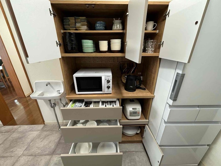 1F_食器や調理家電も充実してます