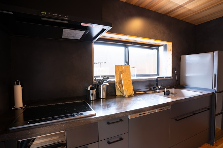 広々としたキッチンでお料理をお楽しみください