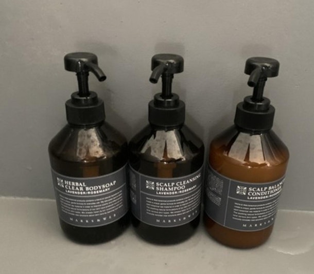 【メイン宿泊棟（定員６名）】Marks&Webのアメニティ