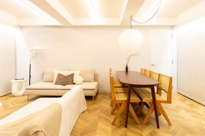 ダイニングテーブルやソファー