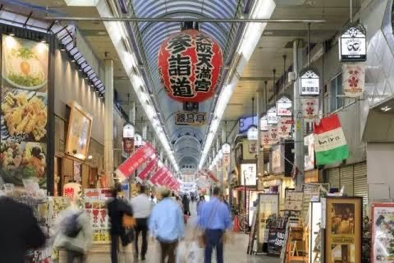 日本一長い商店街「天神橋筋商店街」