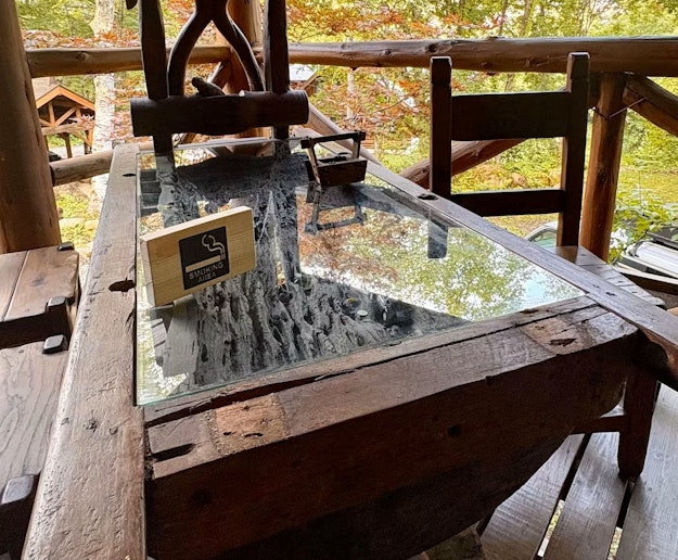 喫煙スペース　１階デッキ