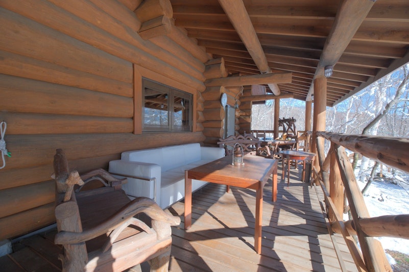 １階デッキ　喫煙スペースがあります