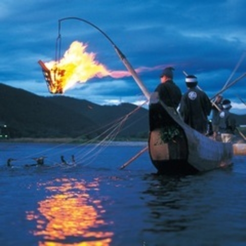 毎年夏には長良川で鵜飼が開催されます。