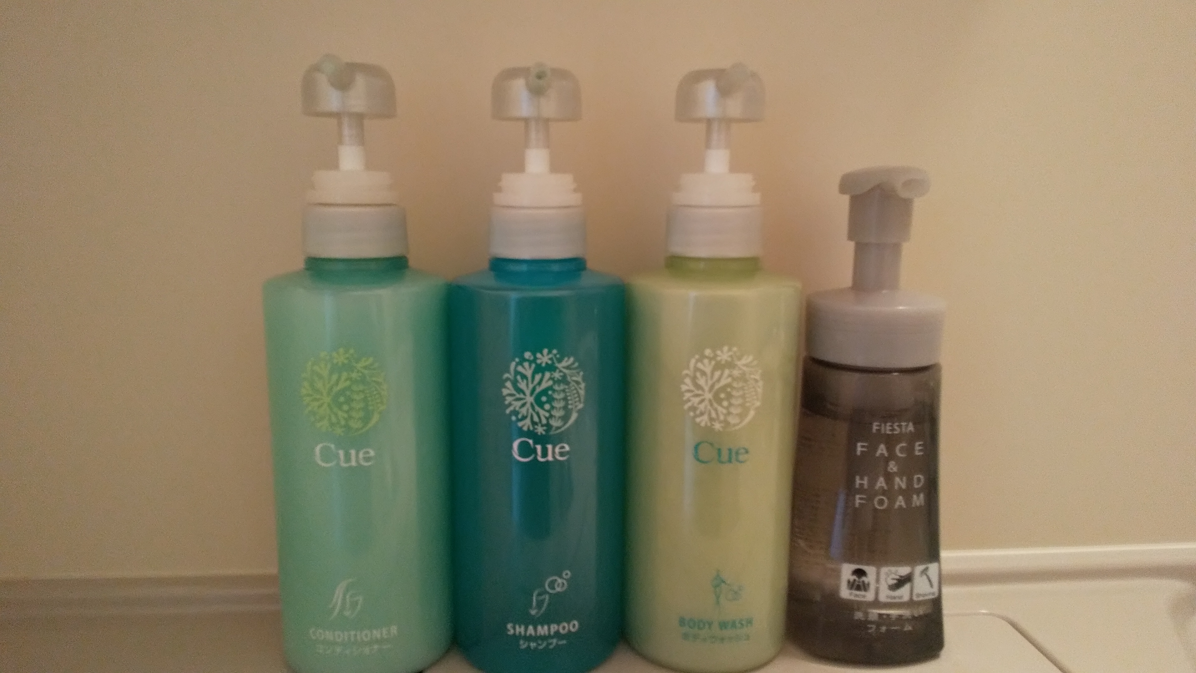 ユニットバス内　シャンプー、コンディショナー、ボディウォッシュ、洗顔・手洗フォーム