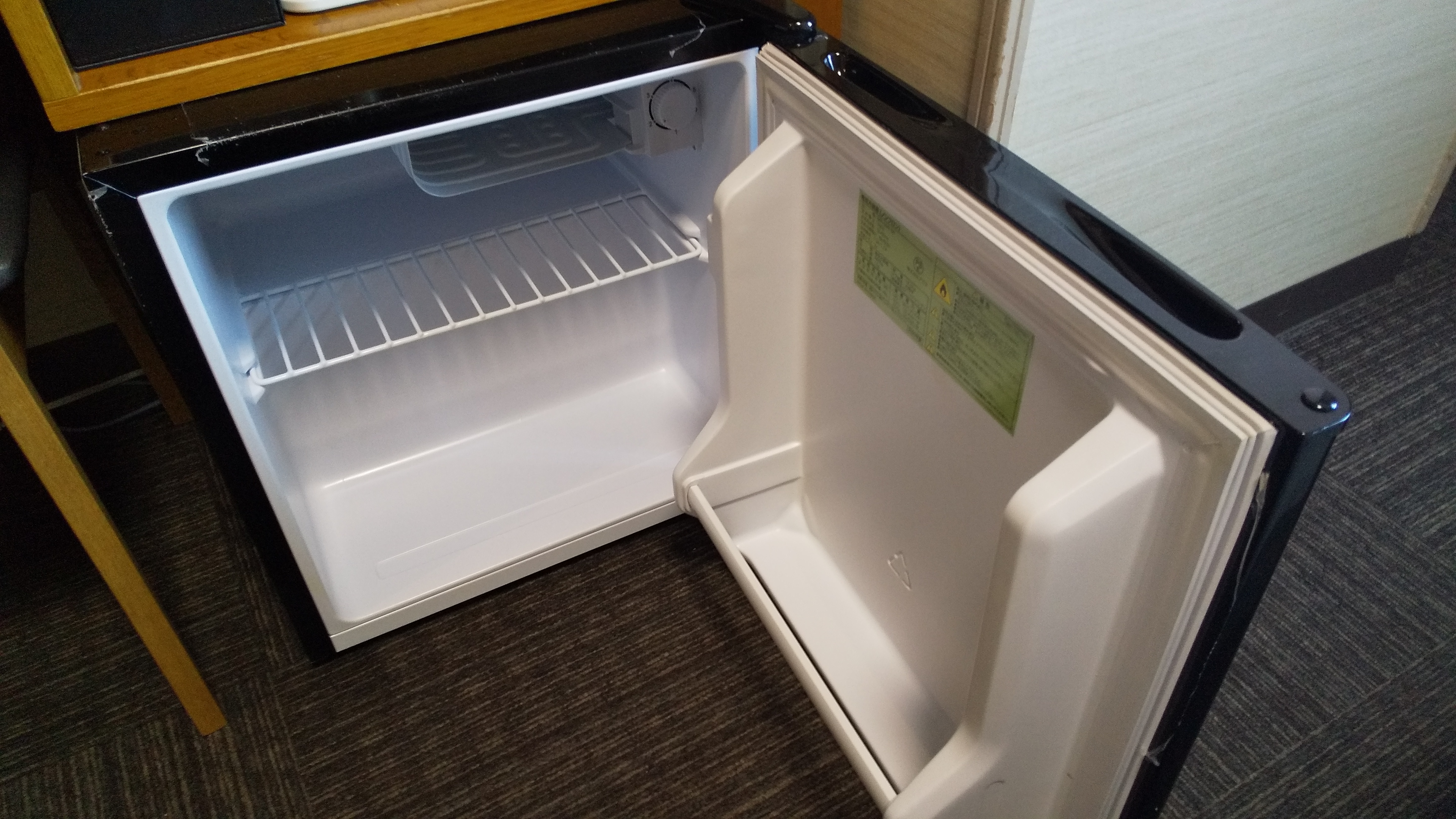 冷蔵庫　スイッチの入れ忘れにご注意下さい。