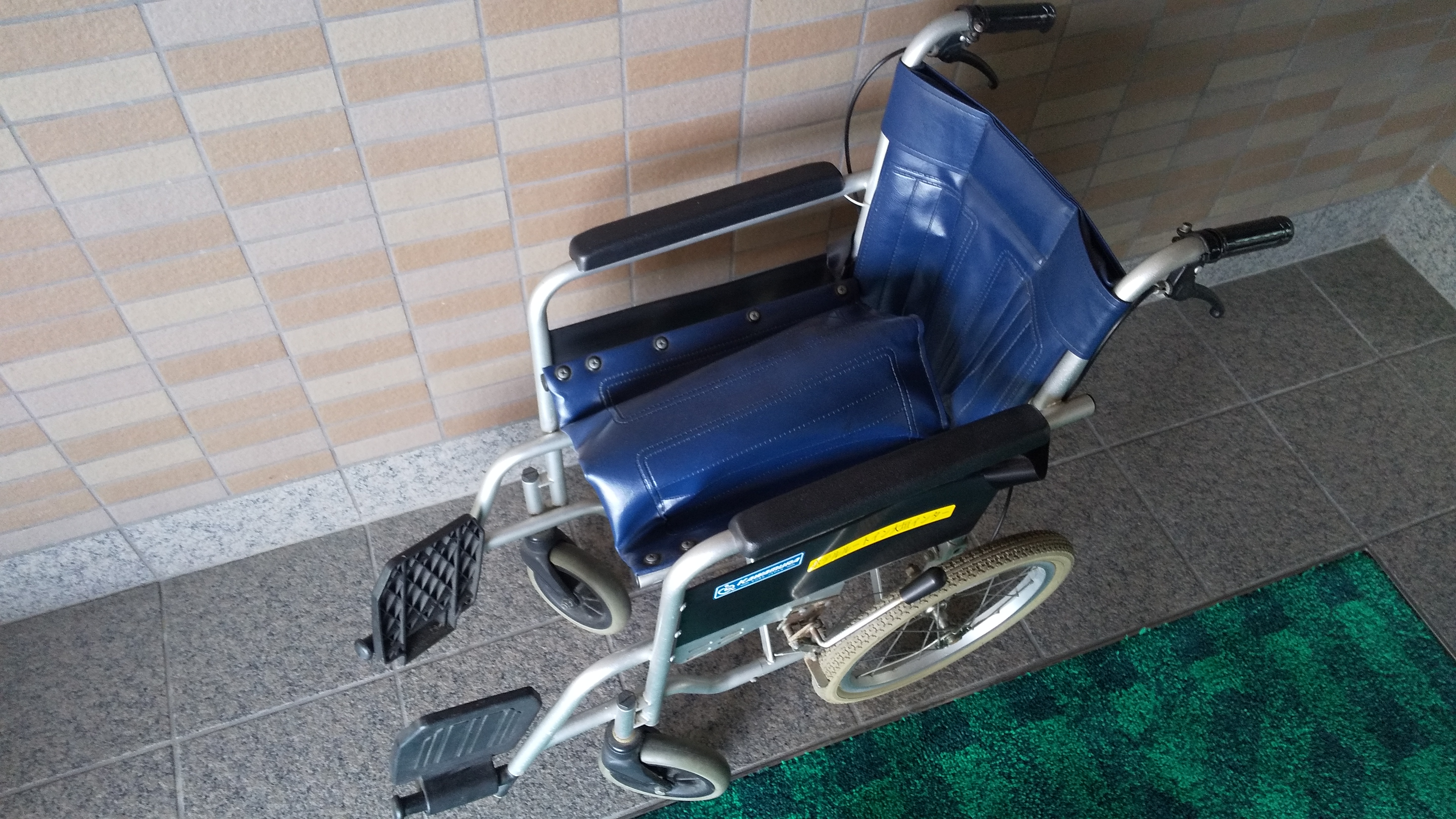 車椅子の貸し出しもございます。