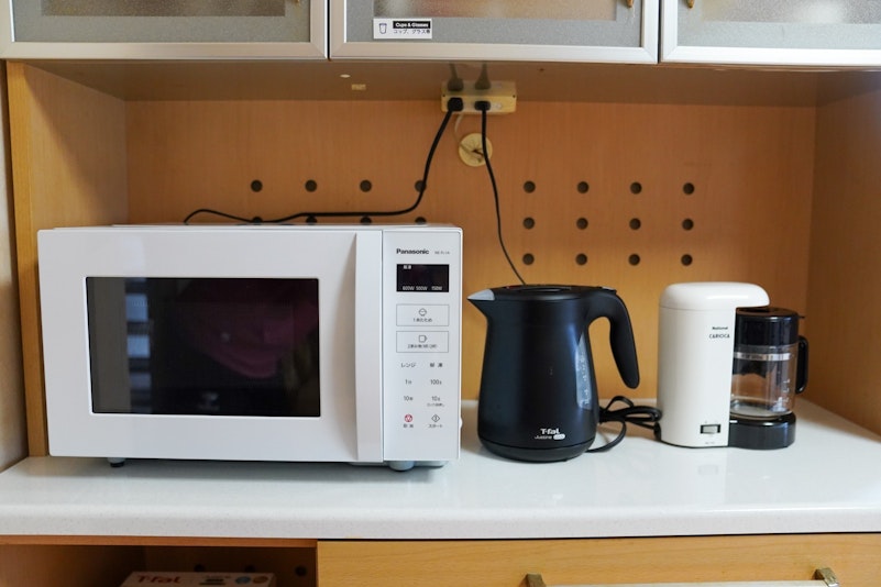 電子レンジ、ケトル、コーヒーメーカーもご自由にお使いください。