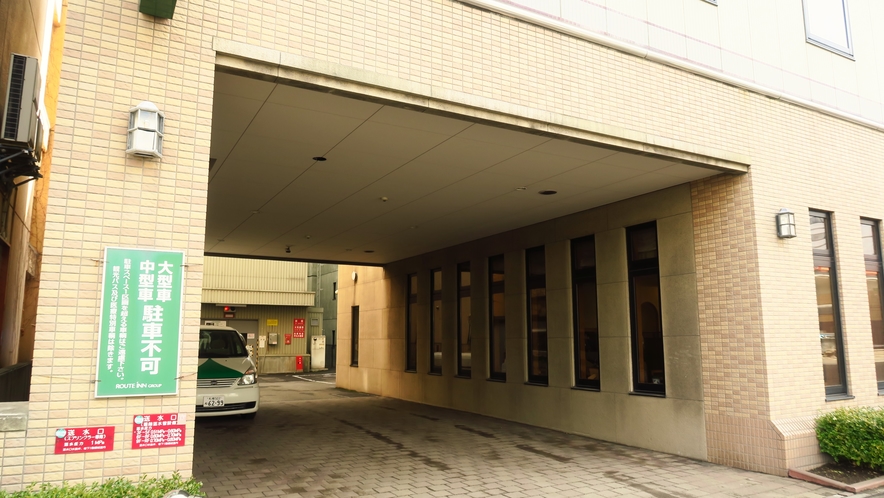 ホテルルートイン札幌北四条　立体駐車場入口