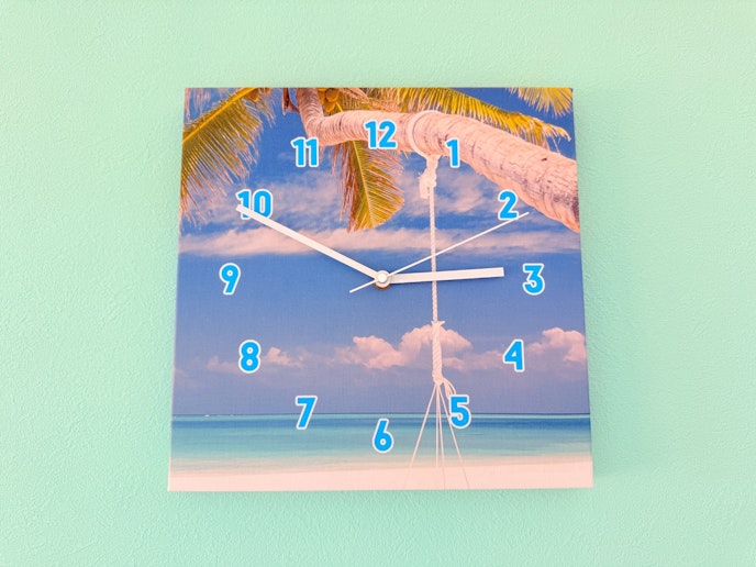 南国リゾートを感じるインテリアクロック