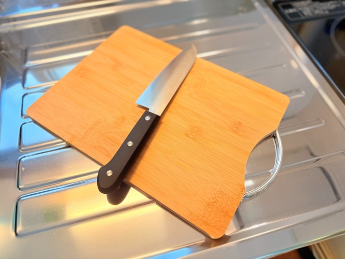 調理に欠かせないまな板と包丁