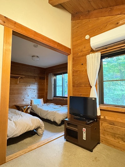 ２人利用も可能です。５人の場合はベッド追加いたします。