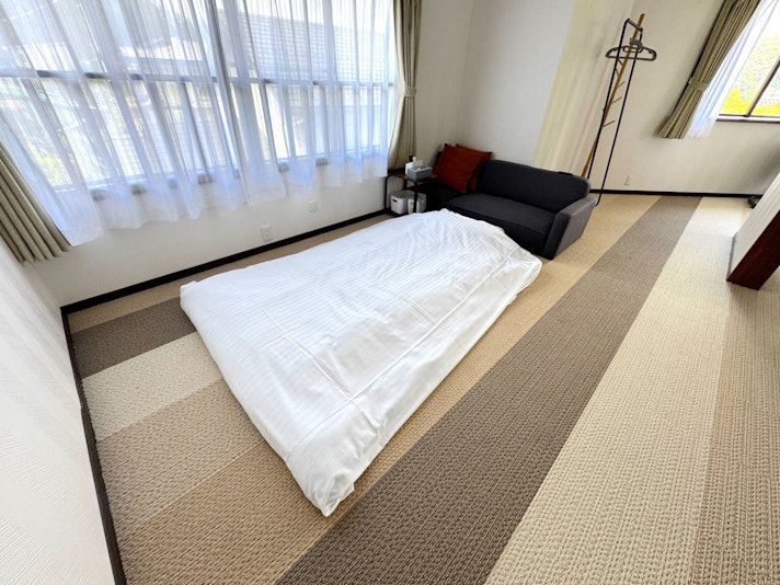 ベッド以外にもお布団のご用意もあります。
