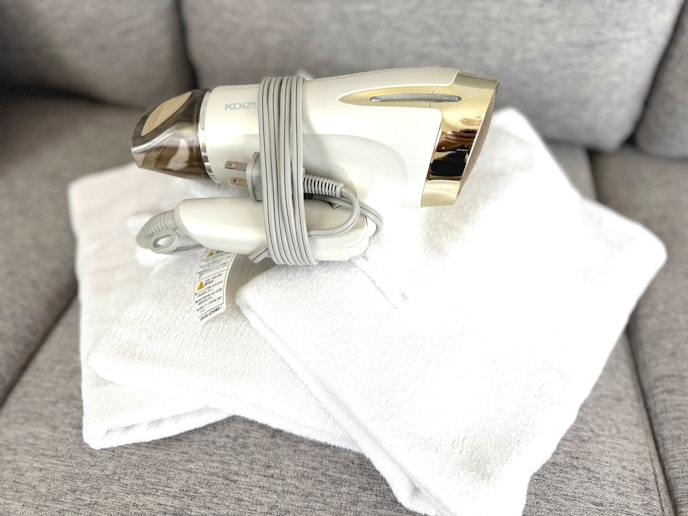 ドライヤーとタオル類をご用意しております。