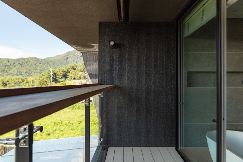 目の前に広がる緑の絶景。心地よい風と共にリラックスを