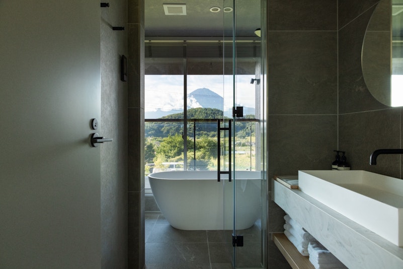 明るく機能的なキッチンで、旅先でも自炊を楽しめます。