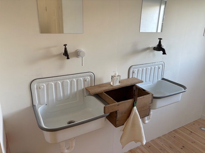 洗面　古いものと新しいもの