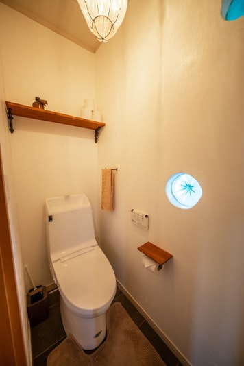 シャワートイレは１階と２階に完備