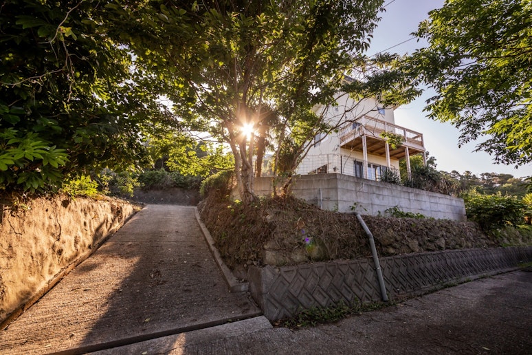 入口のスロープ