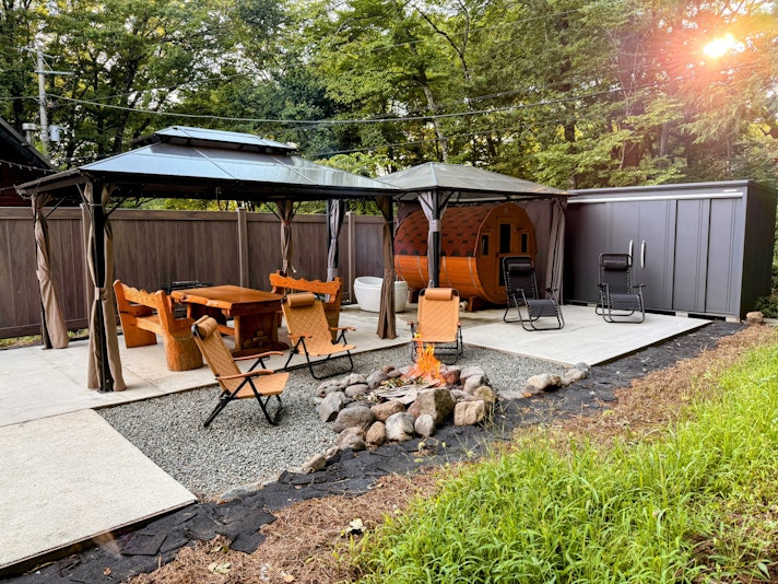 サウナ　焚き火　BBQ