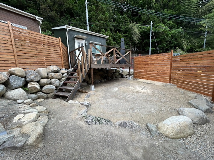 ロッジE棟ドッグラン付