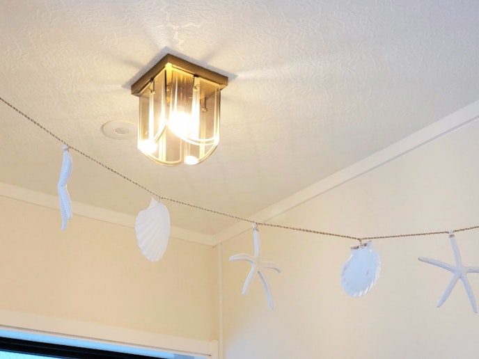 玄関です。ご入室の際から沖縄の風を感じられるインテリアでお迎えします。