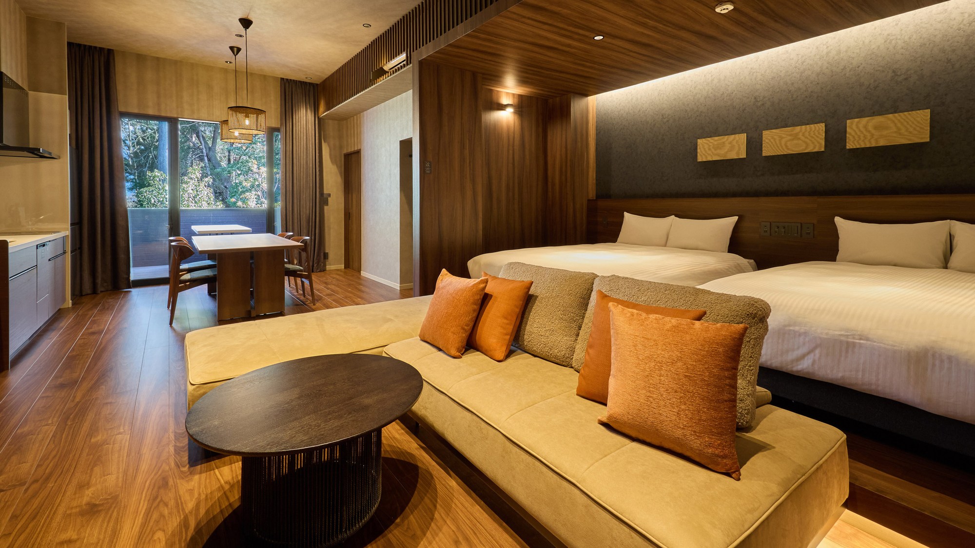 【D・Dペット：リビング】ホッとくつろげる大きなソファで団らんを