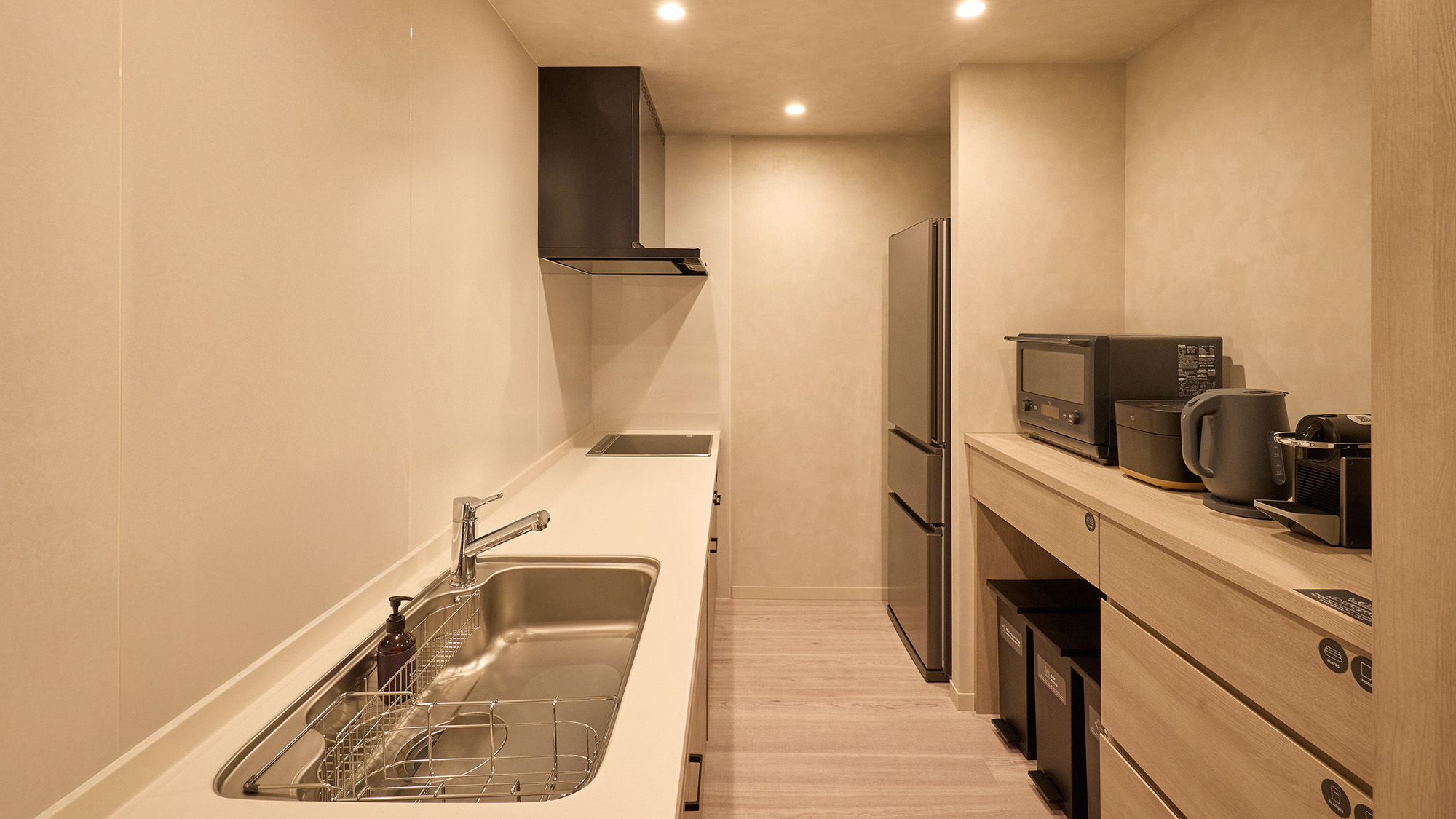 【A・Aペット：キッチン】本格的な台所設備を備えており自炊も可能です