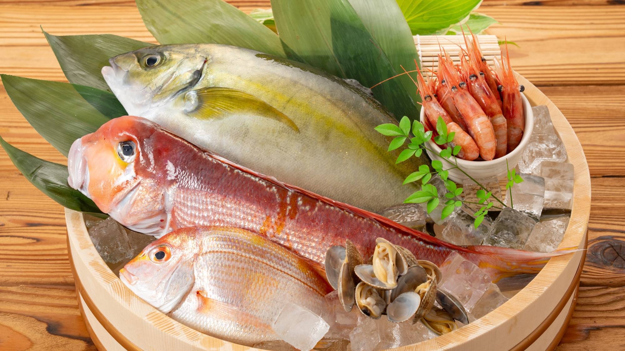 【レストランで夕食／19:30〜21:00】会席コース＋お部屋で和洋選べる朝食（夕朝付）※1〜5名用