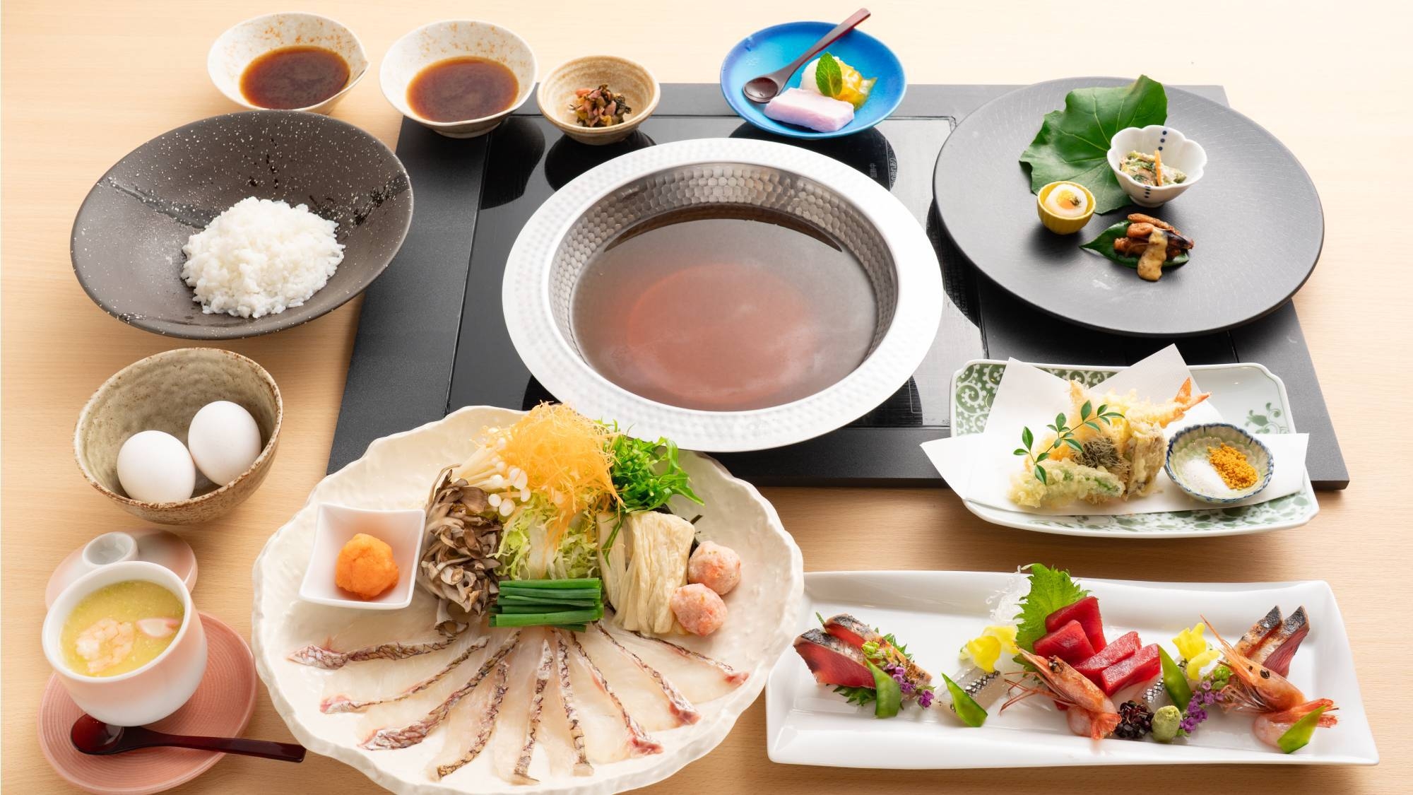 【レストランで夕食／19:30〜21:00】地元の素材を中心にした会席コース（夕食のみ）※1〜5名用