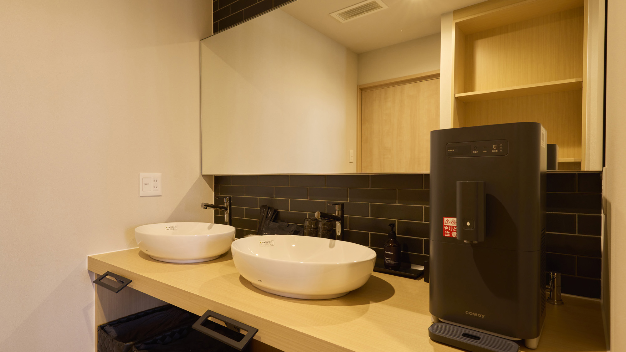 【洗面・脱衣室:A】使い勝手のよい独立タイプ。アメニティも取り揃えております