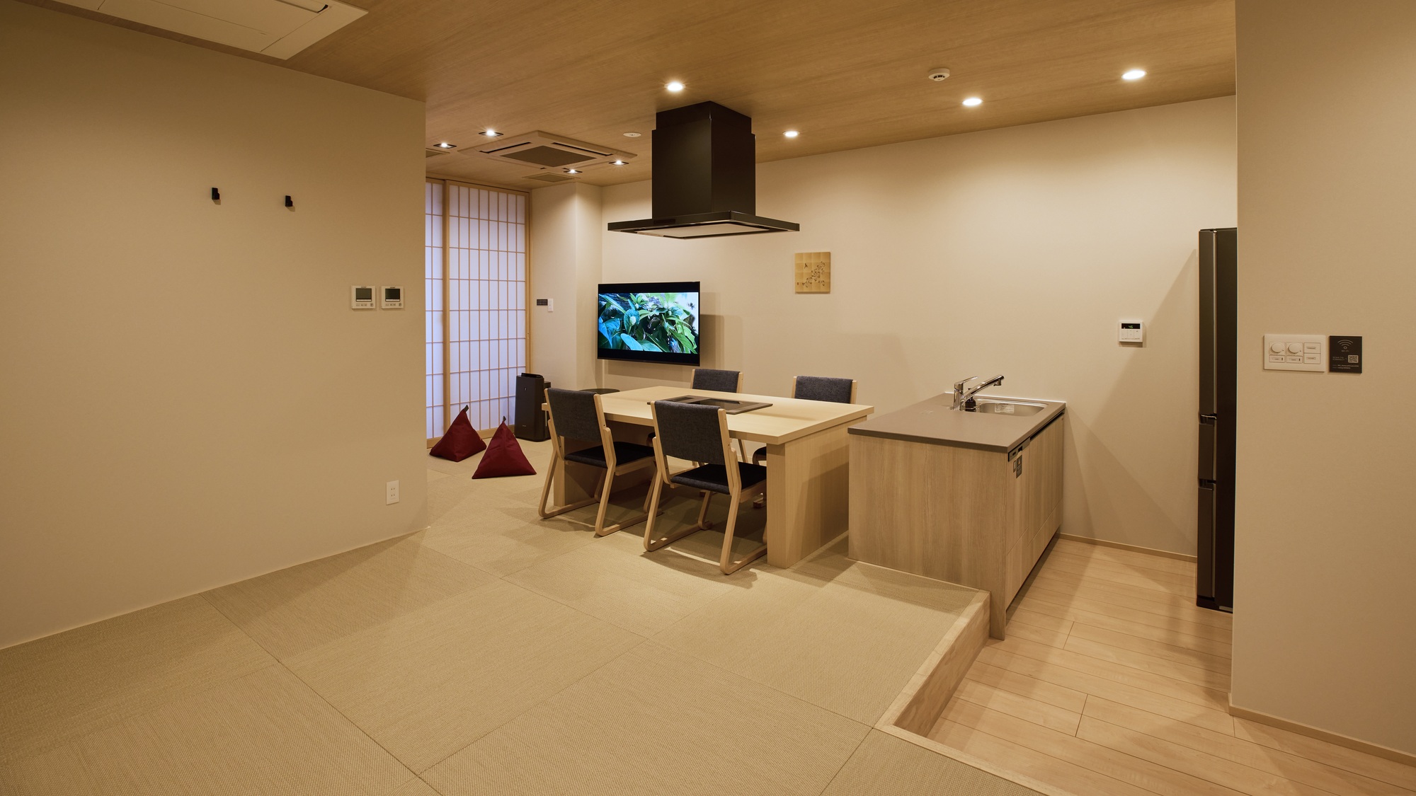 【客室:D】和の趣を感じる空間でお寛ぎいただけます