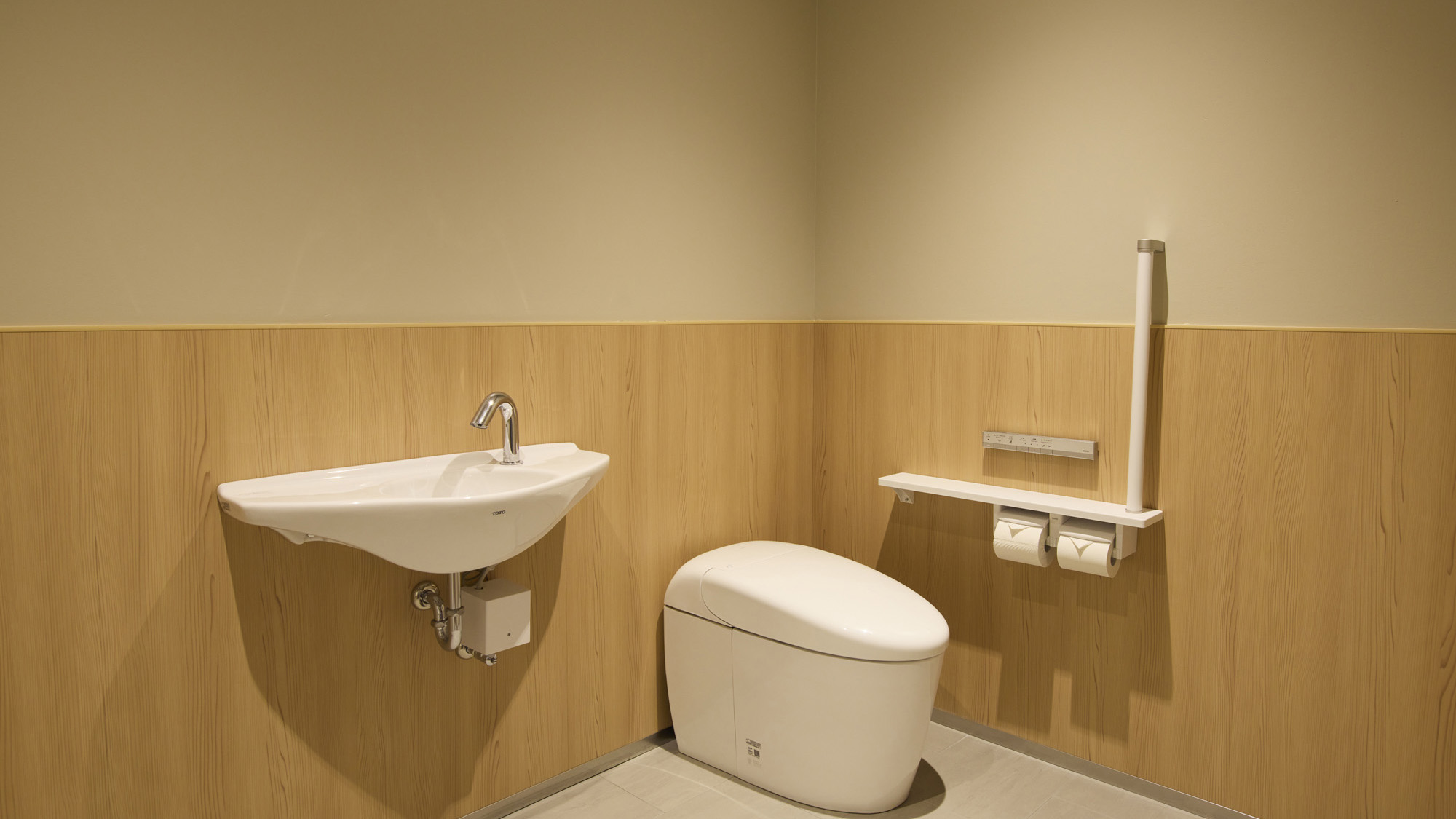 【共用部】バリアフリー機能付トイレ