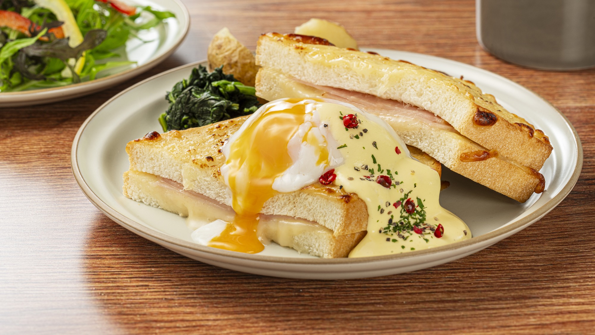 【朝食】エッグベネディクトとミネストローネの洋朝食BOX