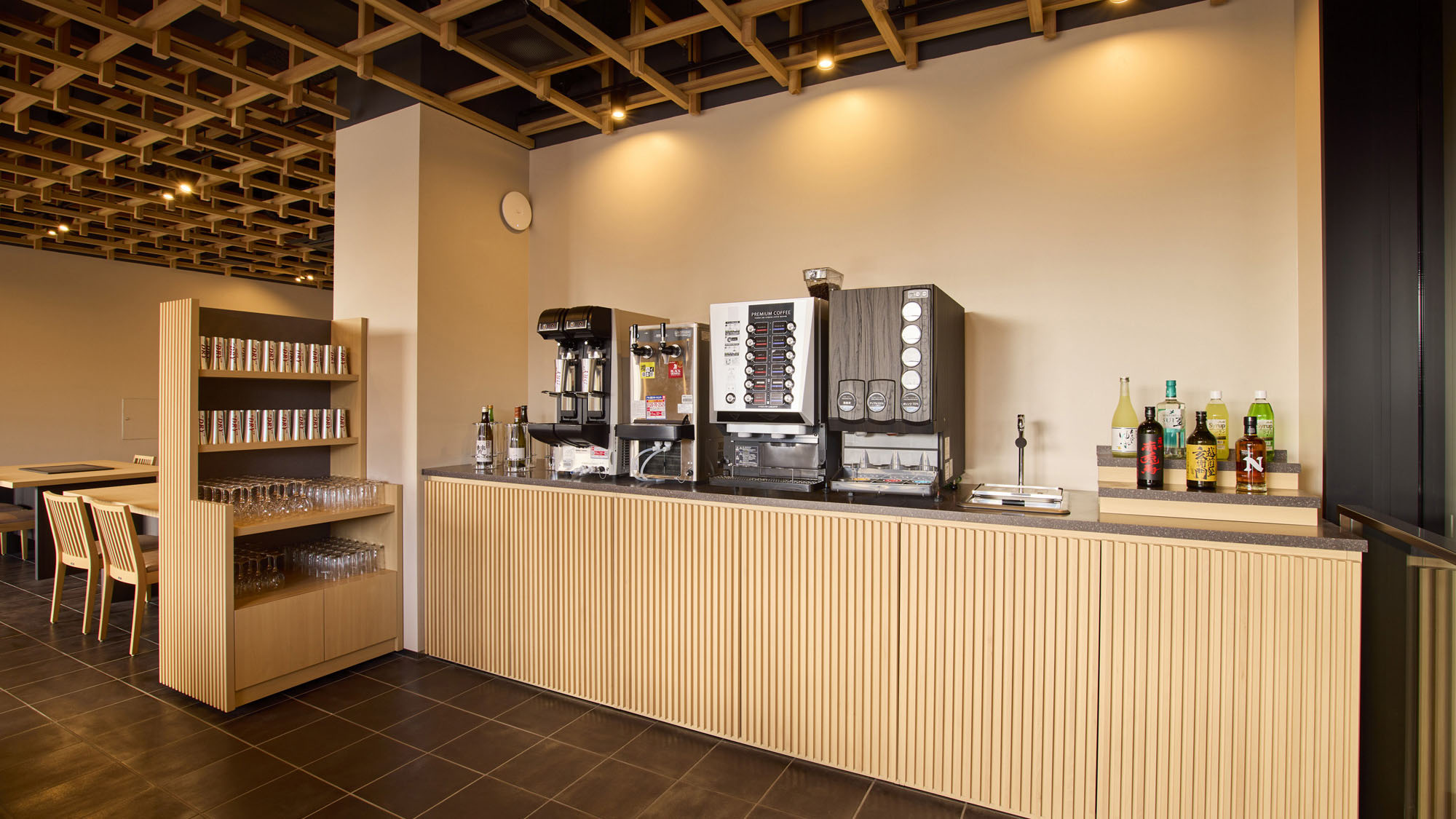 【レストラン】お食事に合わせて、福井の地酒を含む豊富なドリンクも飲み放題