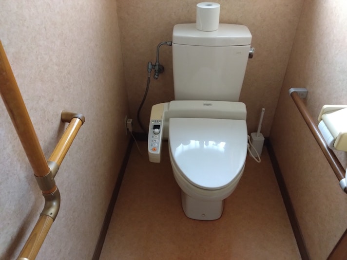 ゲスト様専用トイレです。手すり付き